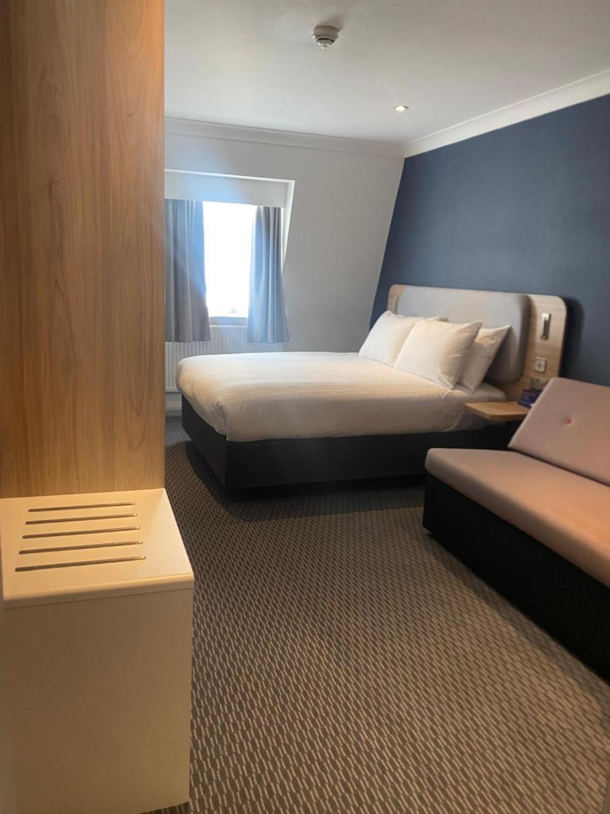 Holiday Inn Express London Victoria By Ihg Exterior foto